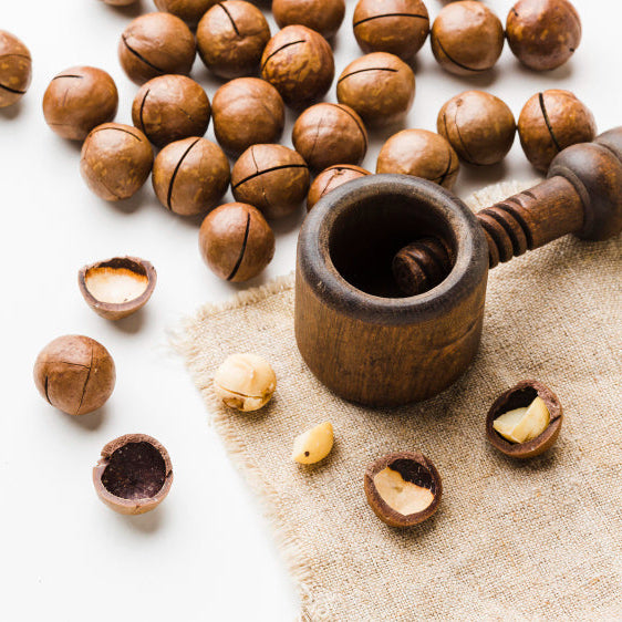 Deeply hydrates and restores softness.